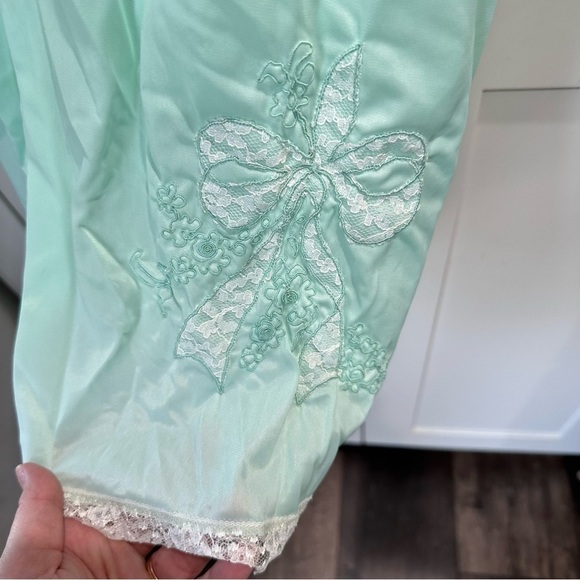 Vintage slip nightgown lingerie by Movie Star size 32 small mint green lace - Picture 8 of 9